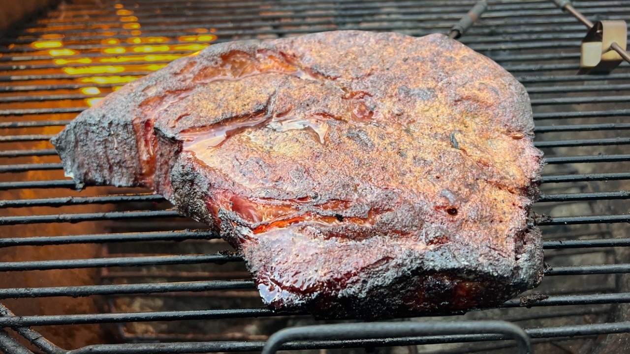 How to Smoke Chuck Roast on a Weber Kettle