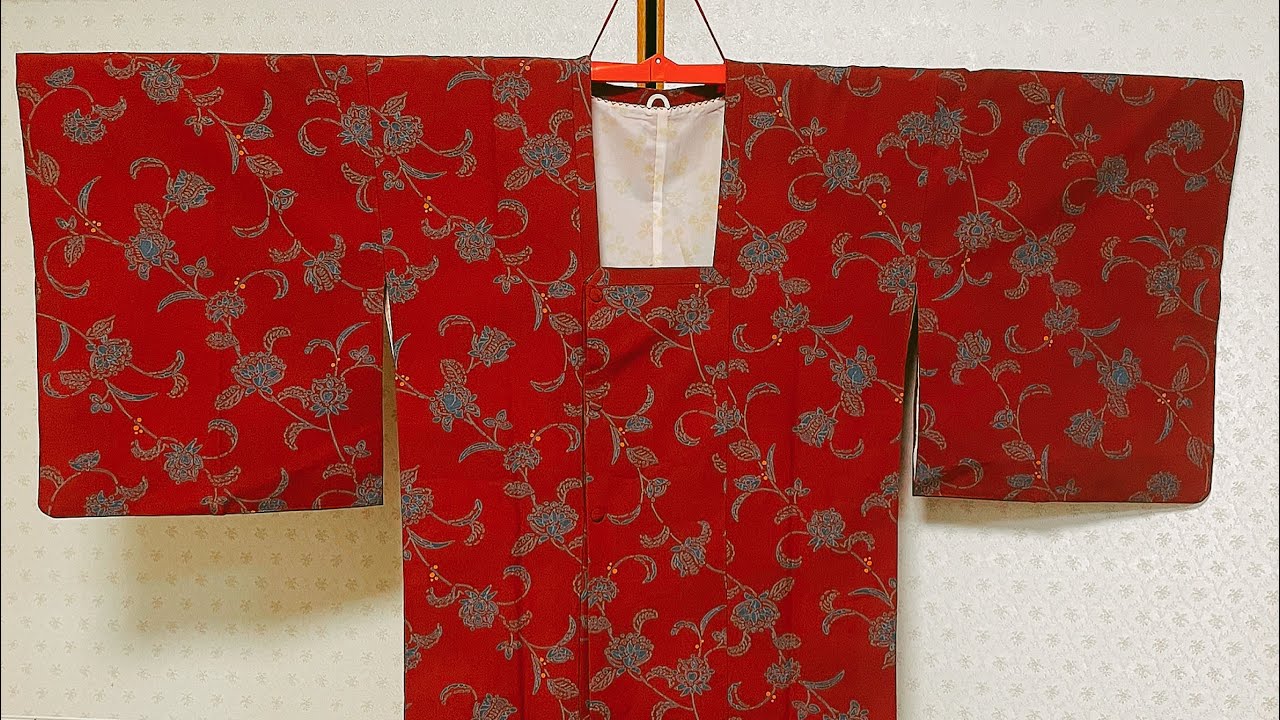 道行コートからゆったり着れるチュニックにリメイクしますmake a nice tunic from a kimono