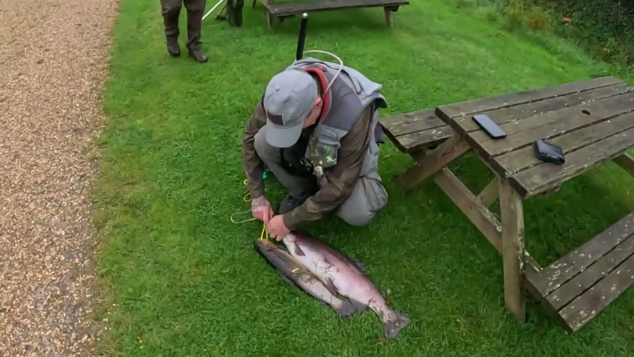 #92 : Rockbourne, clear water and Big Rainbows!