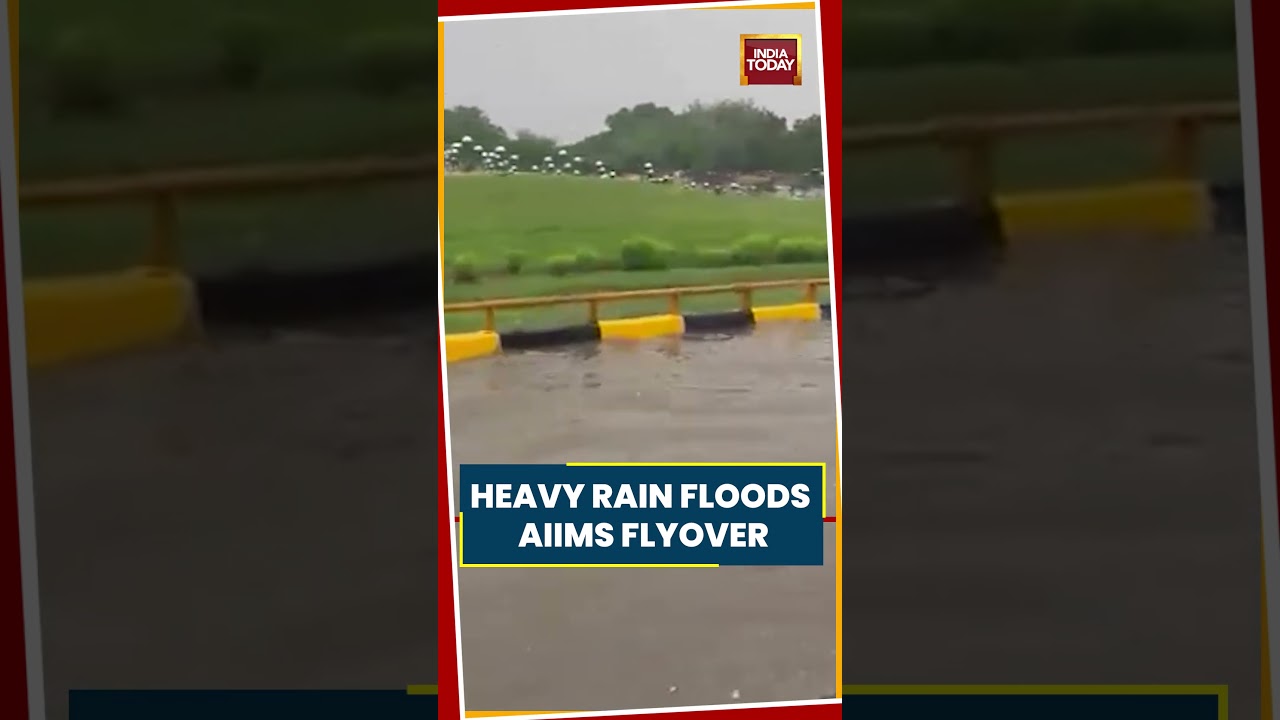Heavy Rain Floods AIIMS Flyover Loop In Delhi, Severe Waterlogging Disrupts Traffic #aiims #delhi