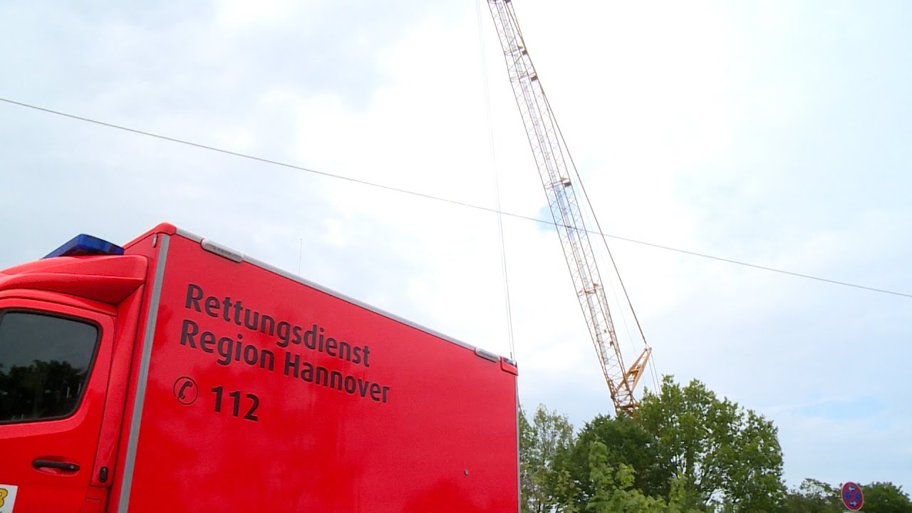 Tödlicher Unfall bei Brücken arbeiten - Arbeiter von Brückenteil begraben