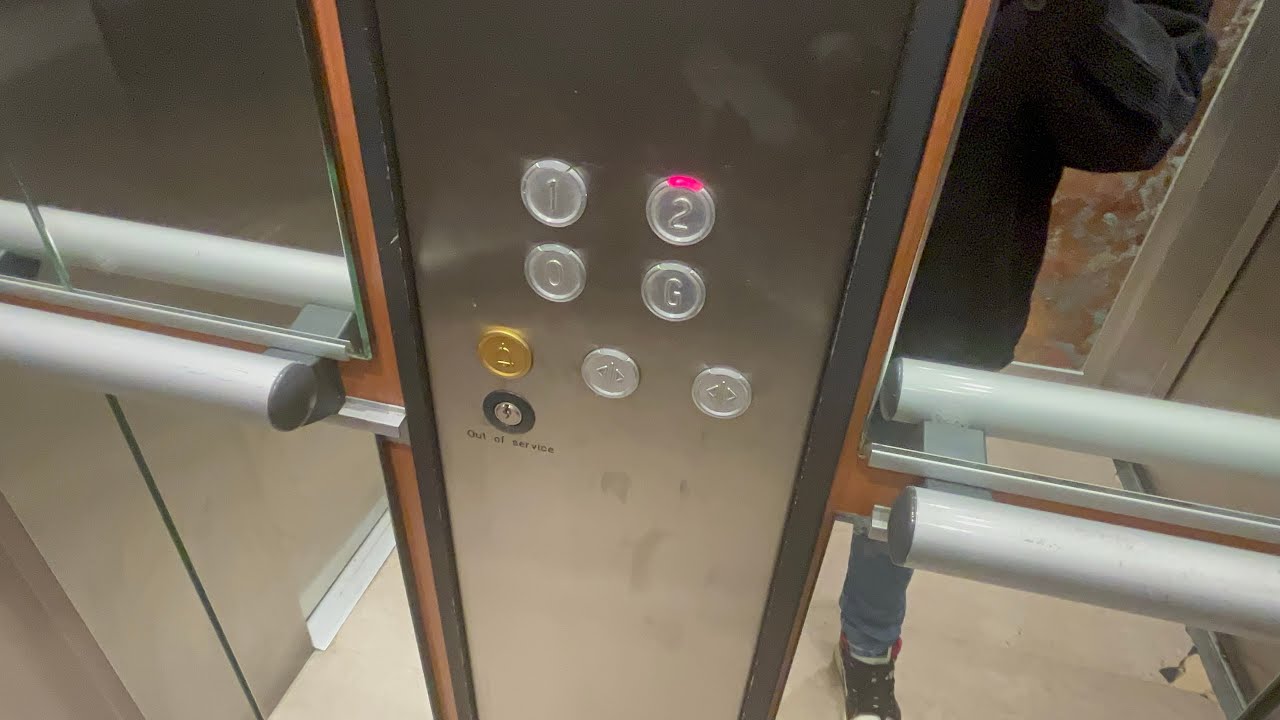 2001 KONE Monospace lift @ The Lansdowne Hotel in Belfast