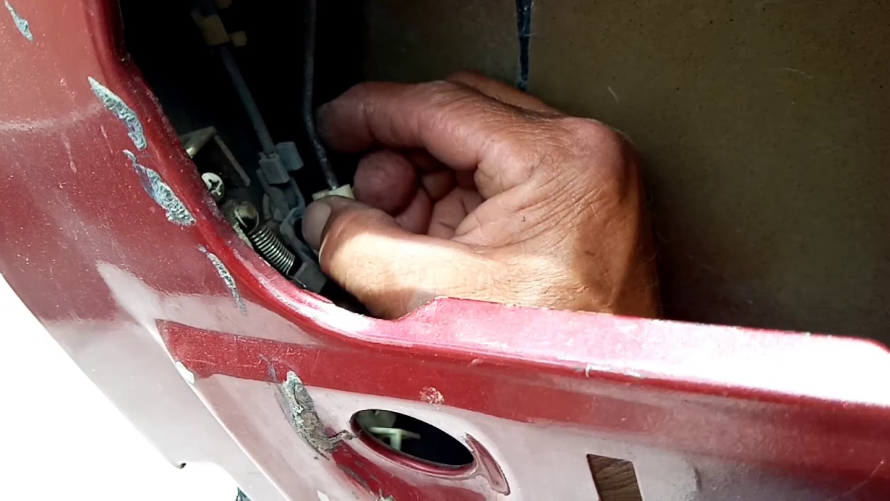 COMO CAMBIAR JALADERA DE PUERTA DELANTERA DE FIESTA