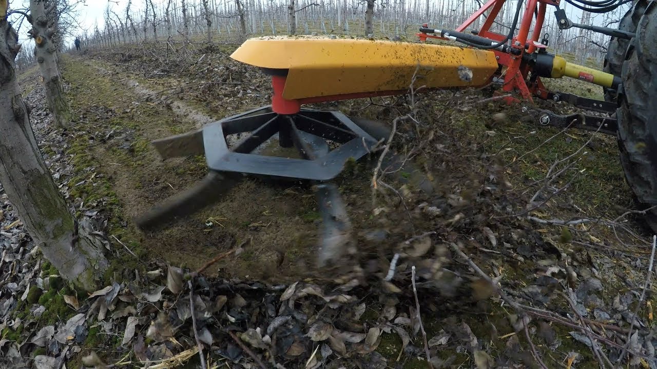 Wymiatanie gałęzi i koszenie 2018 (Ursus 3502 + Wymiatacz Agroremont, Kioti EX50 + Warka RG-180)