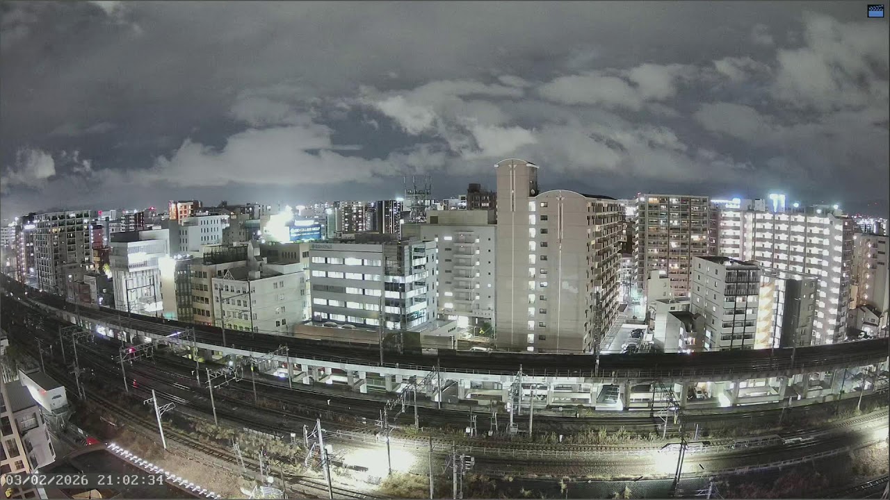 Live Cam: Hakata Station, Fukuoka, JP｜Shinkansen & JR Lines｜Weather Updates｜A View of the Winter Sky