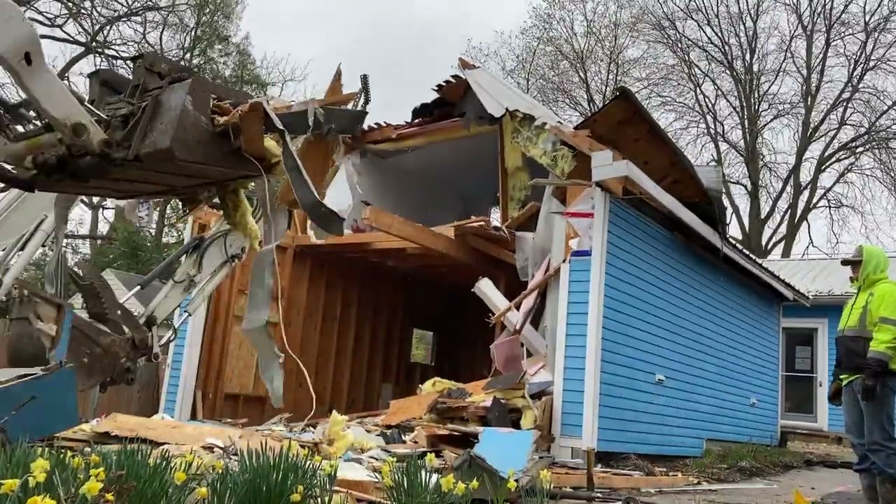 HQ Garage Demolition