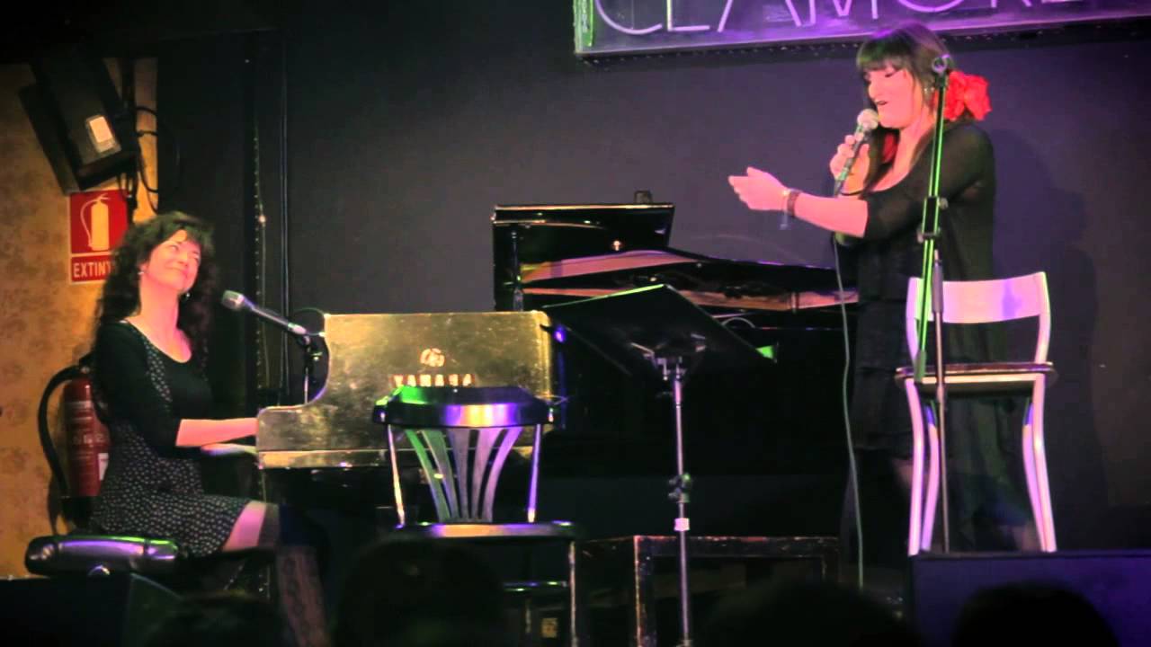 ROZALÉN & CARMEN PARÍS- SAVIA NUEVA (actuación en directo)
