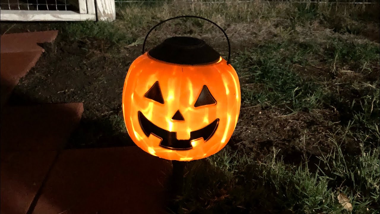 Decorando con calabazas de Plastico