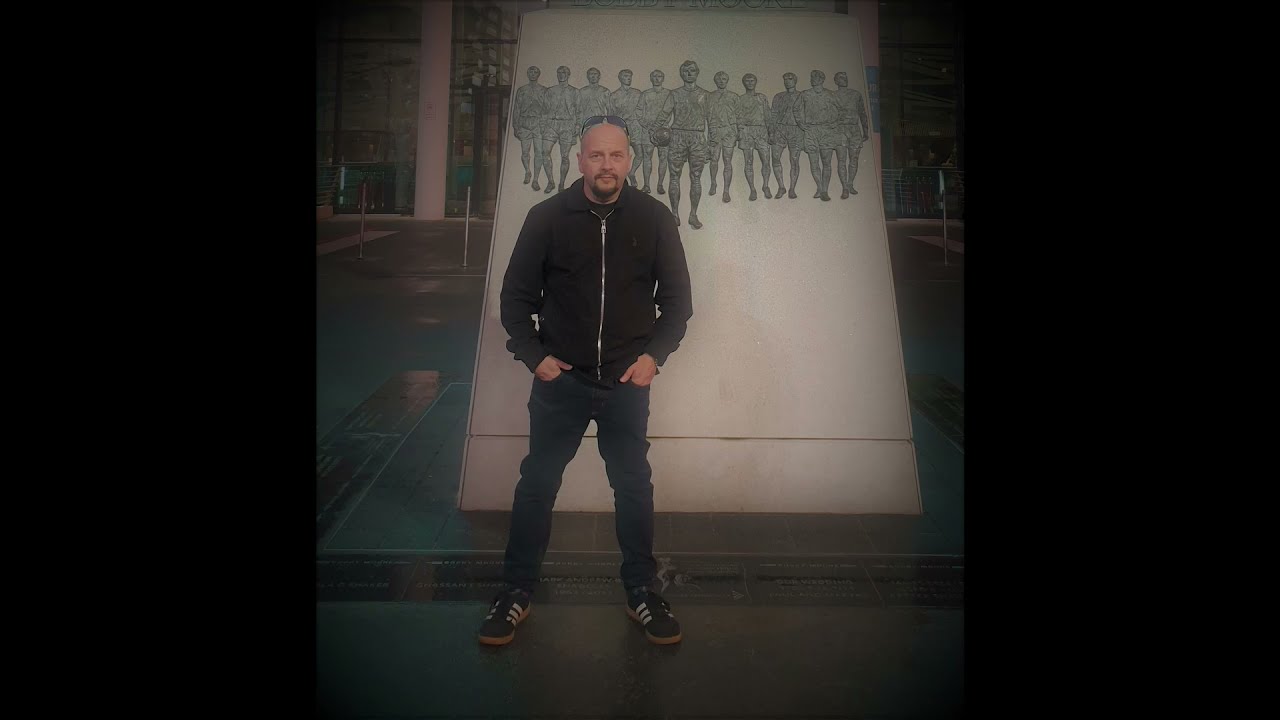 Paul Aston - Favourite Songs (Battle Worn)//OFFICIAL RELEASE