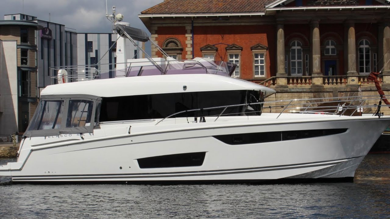 Jeanneau Velasco 43 - Full Walkthrough Tour - £259,950 Stunning Boat