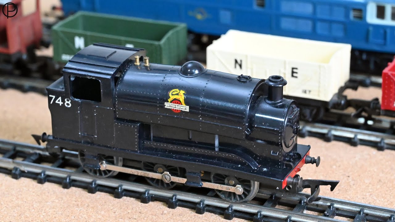 Tri-ang Railways R.153 Saddle Tank Locomotive with Goods Wagons