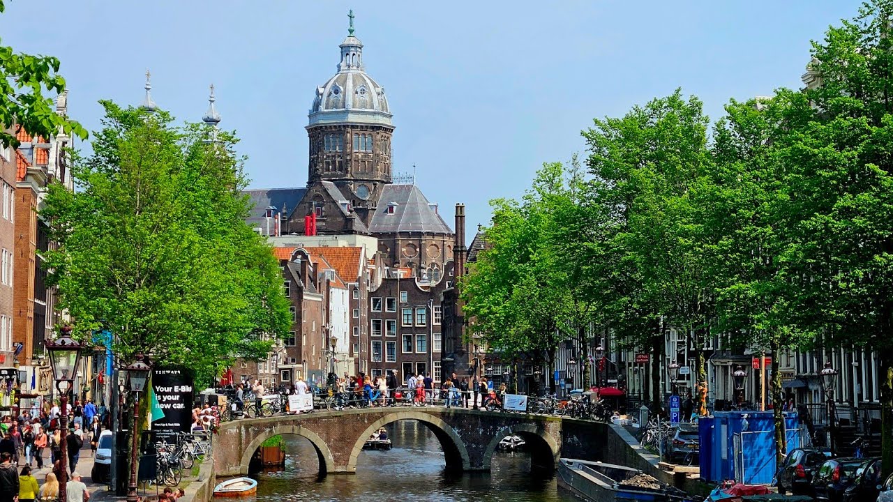 Boat trip canals of Amsterdam