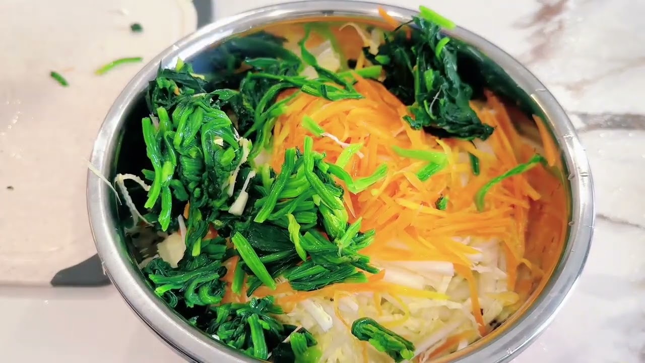 年夜饭必备凉拌白菜，解腻又开胃！ #做饭小技巧 #凉拌菜 #白菜 #年夜饭