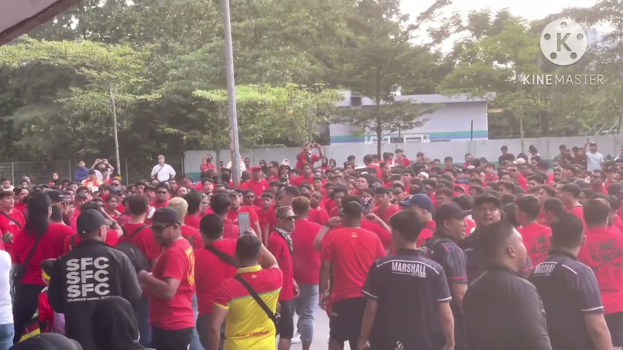 MENYALA‼️ULTRASEL WARMING UP DI STADIUM BOLA SEPAK KUALA LUMPUR‼️🔴🟡