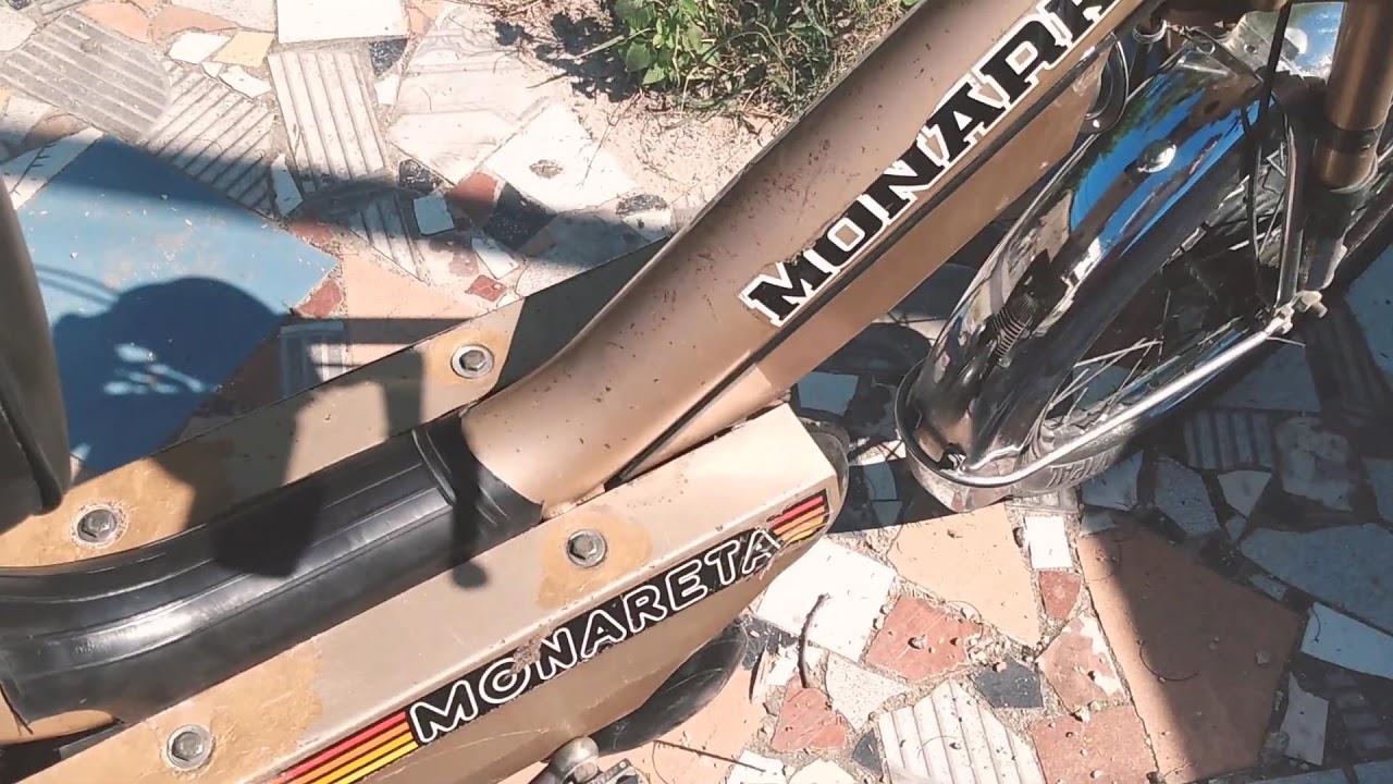Mobilete Monark monareta av-x antes da restaura&ccedil;&atilde;o