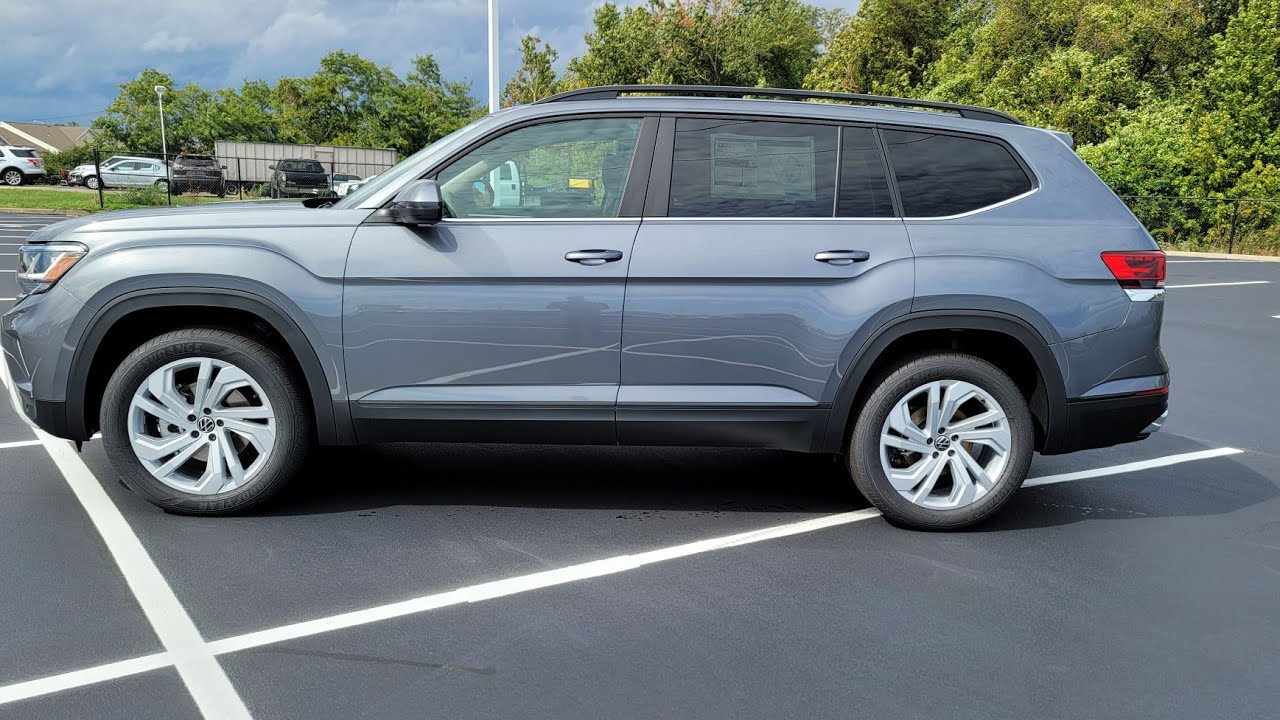2022 VW Atlas 2.0T SE w/Technology 4Motion and panoramic sunroof