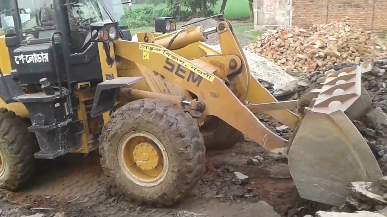 Wheel loader quarrying sem 636 M
