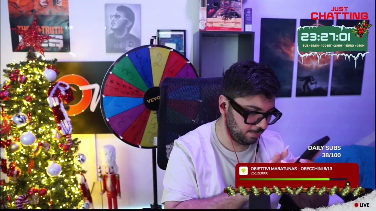 scusate sono in texting | #dariomartiz on #Twitch