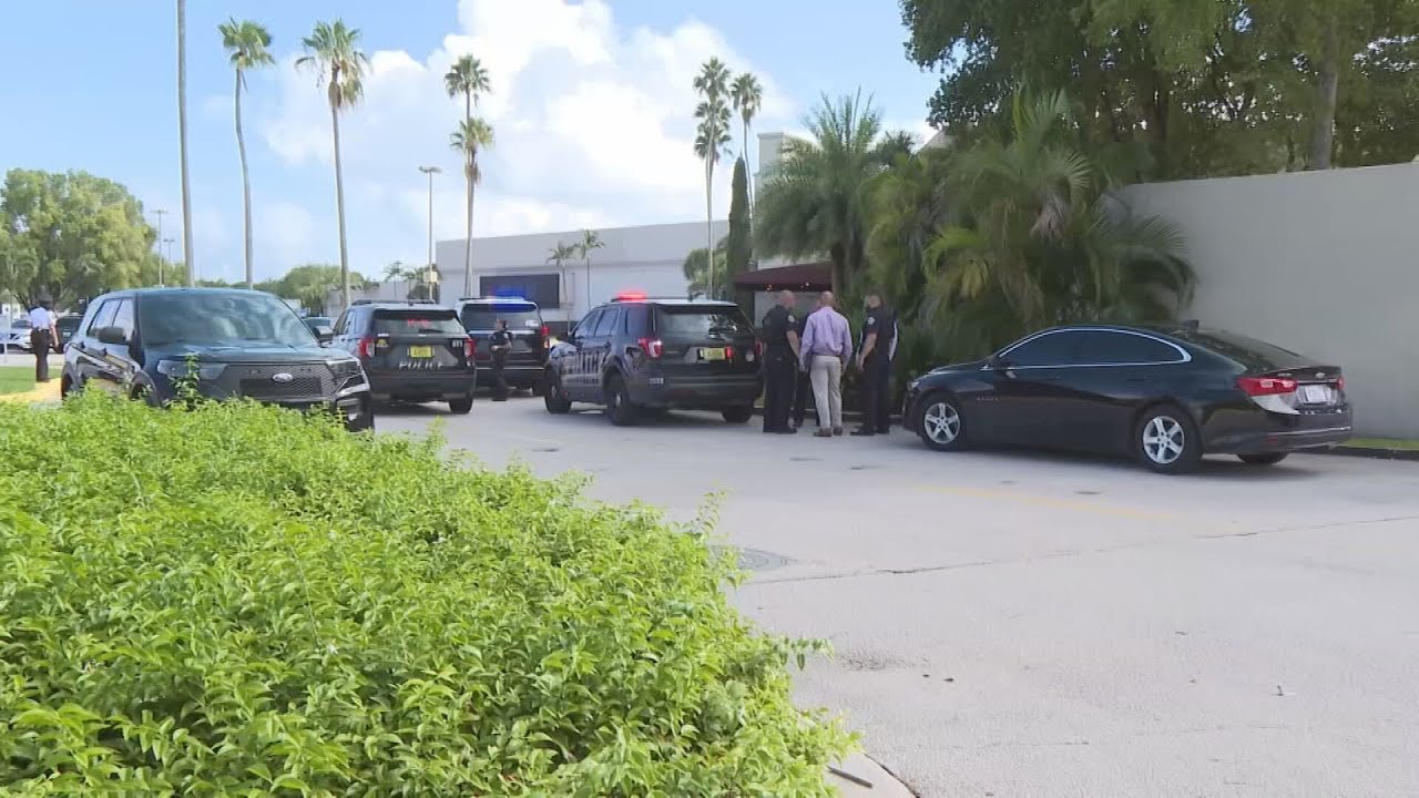 Detienen a un hombre en relación con amenazas a centros comerciales de Miami