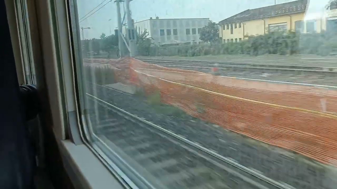 Carrozze medie distanze da Torino a Savona con finestrino aperto vasistas