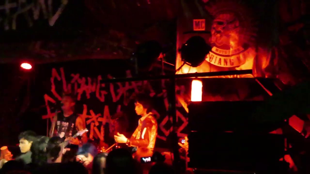 The Rebel Riot - NO PLACE TO LIVE (live)