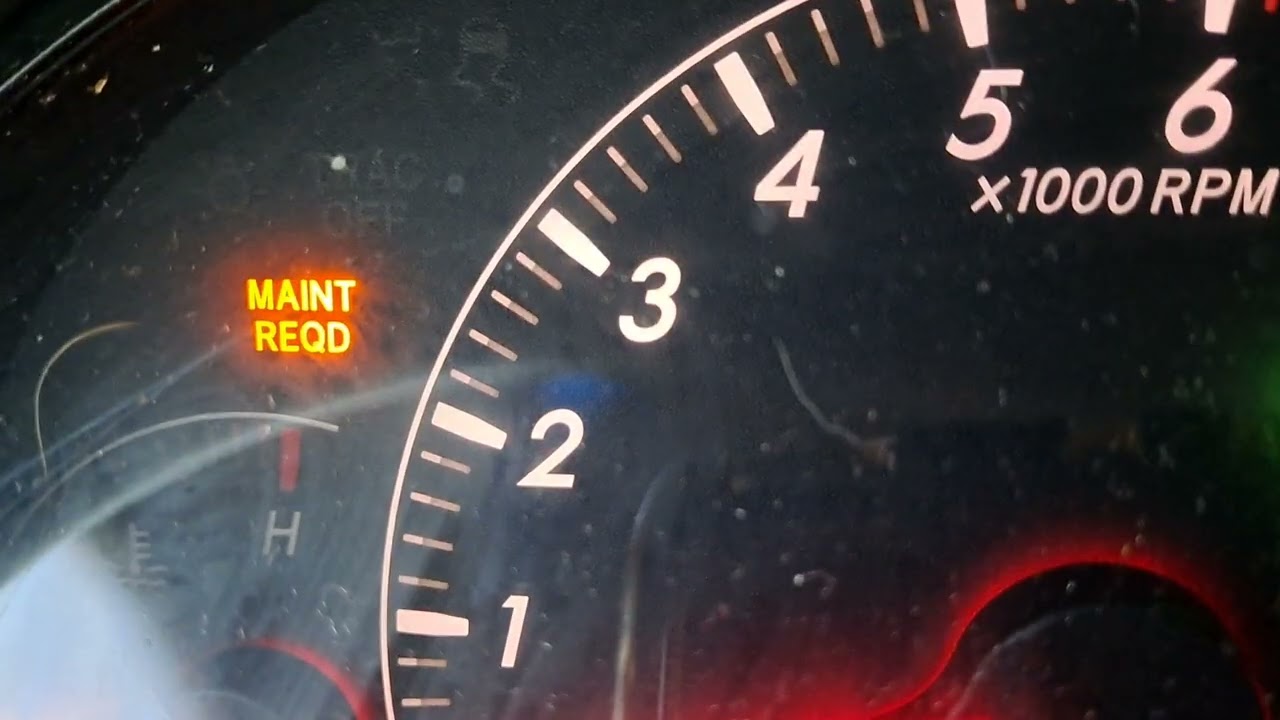 2005 TOYOTA CAMRY LUZ DE MANTENIMIENTO