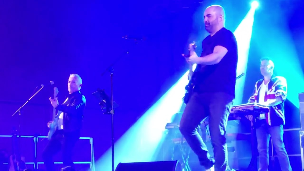 7/UNDER PRESSURE/1ERE PARTIE DAVID BOWIE/SALLE DE L'ECLUSE A LORETTE SAMEDI 17 JANVIER 2026.VIDEO 07