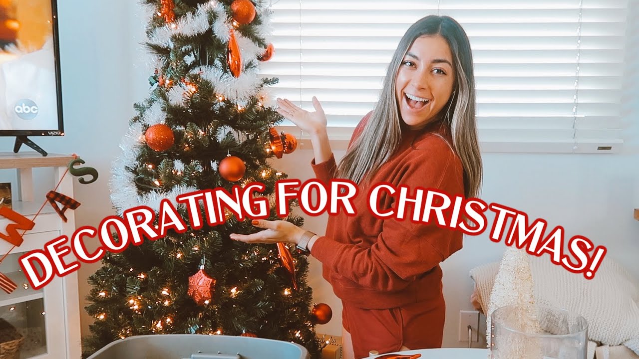 Decorating for Christmas!! Vlogmas day 1