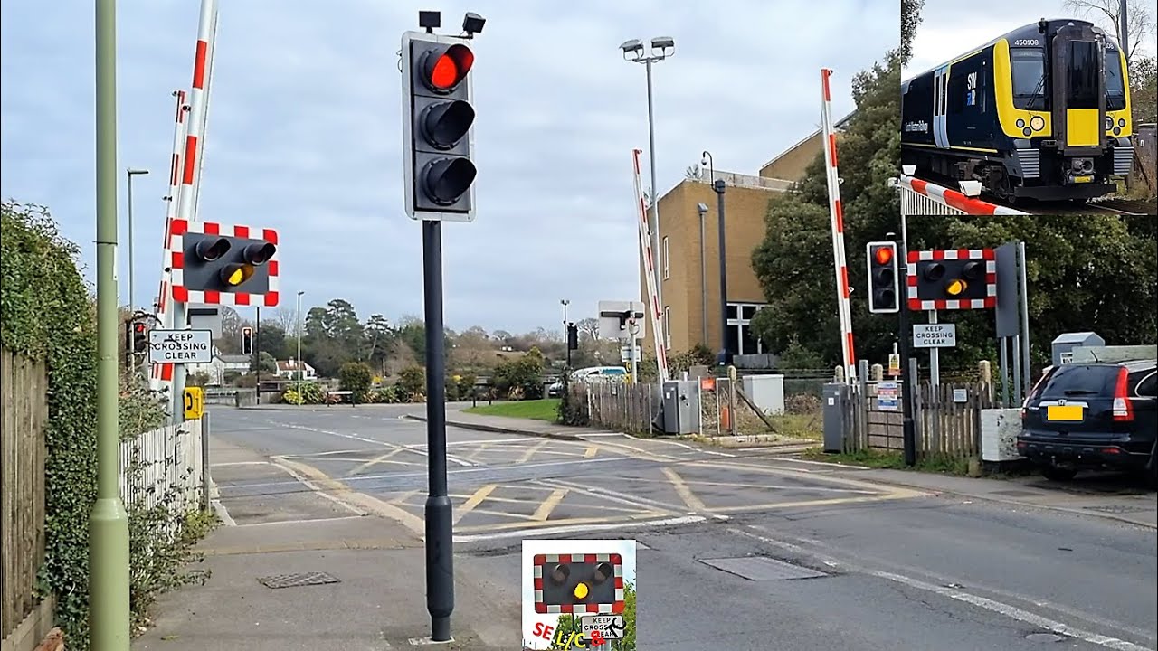 Lymington Town Level Crossing, Hampshire