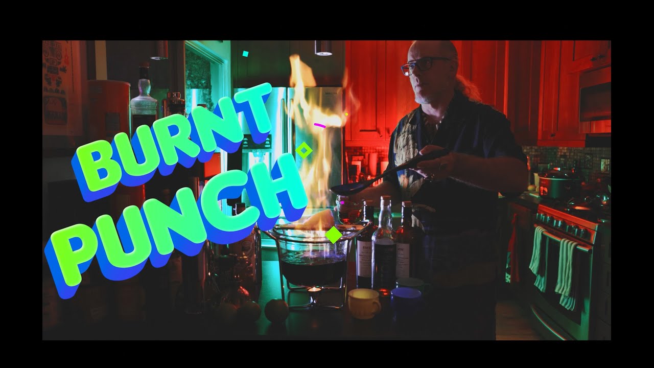 Burnt Punch (FeuerZangenBowle) A festive and fiery Wine and Rum Punch!
