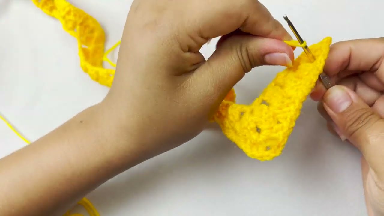 Les comparto el tutorial de la colcha zig zag a colores.