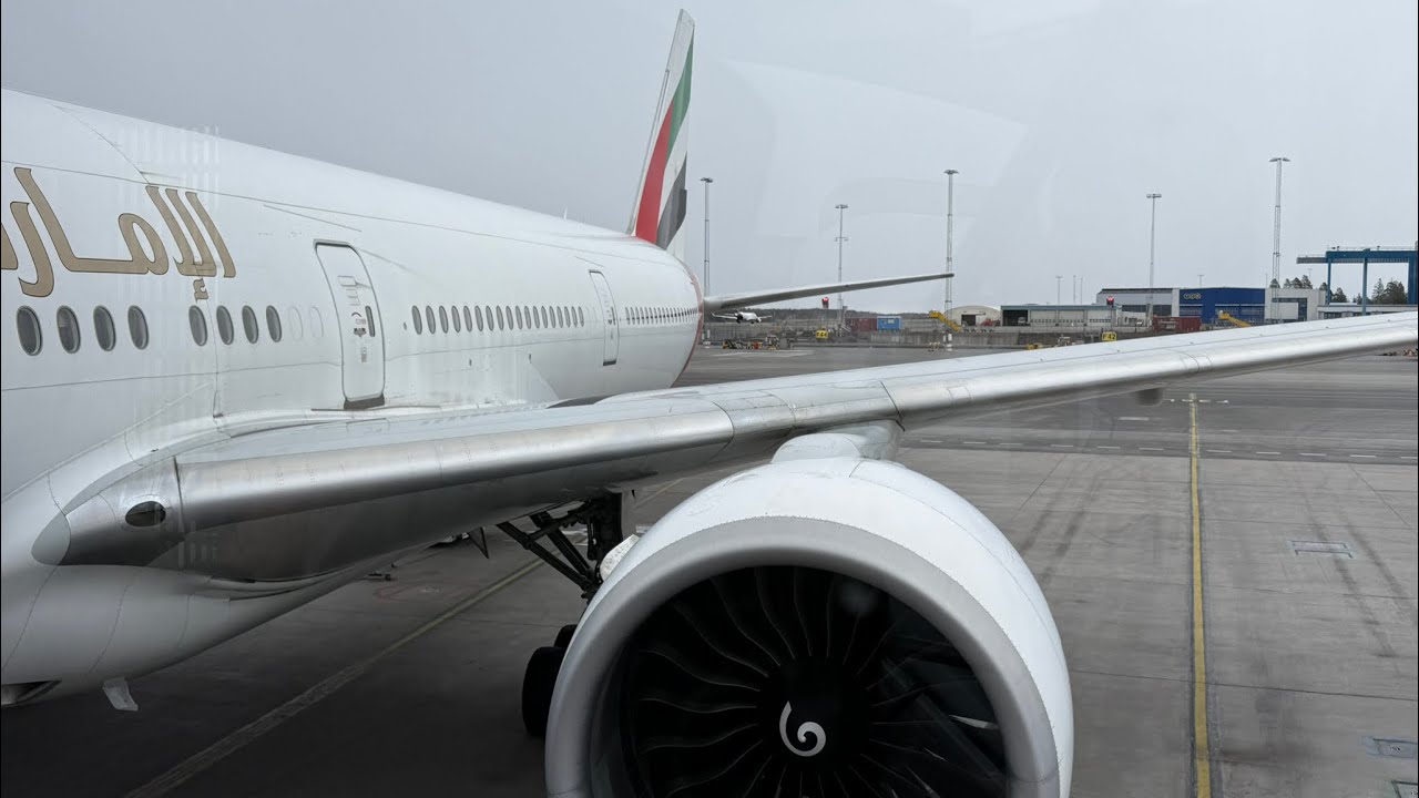 Emirates 777-300ER Economy Class Stockholm to Dubai