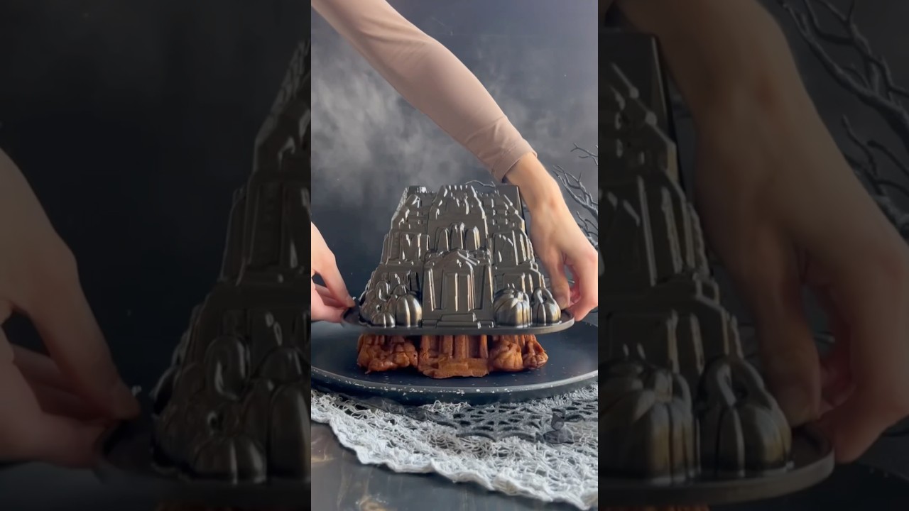 Stock up on Halloween Bakeware this October with Nordic Ware! 👻 