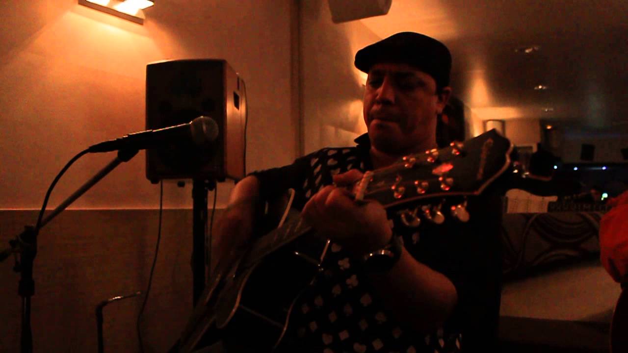 Man & Mo - Crossroads : Calvin Russell Cover