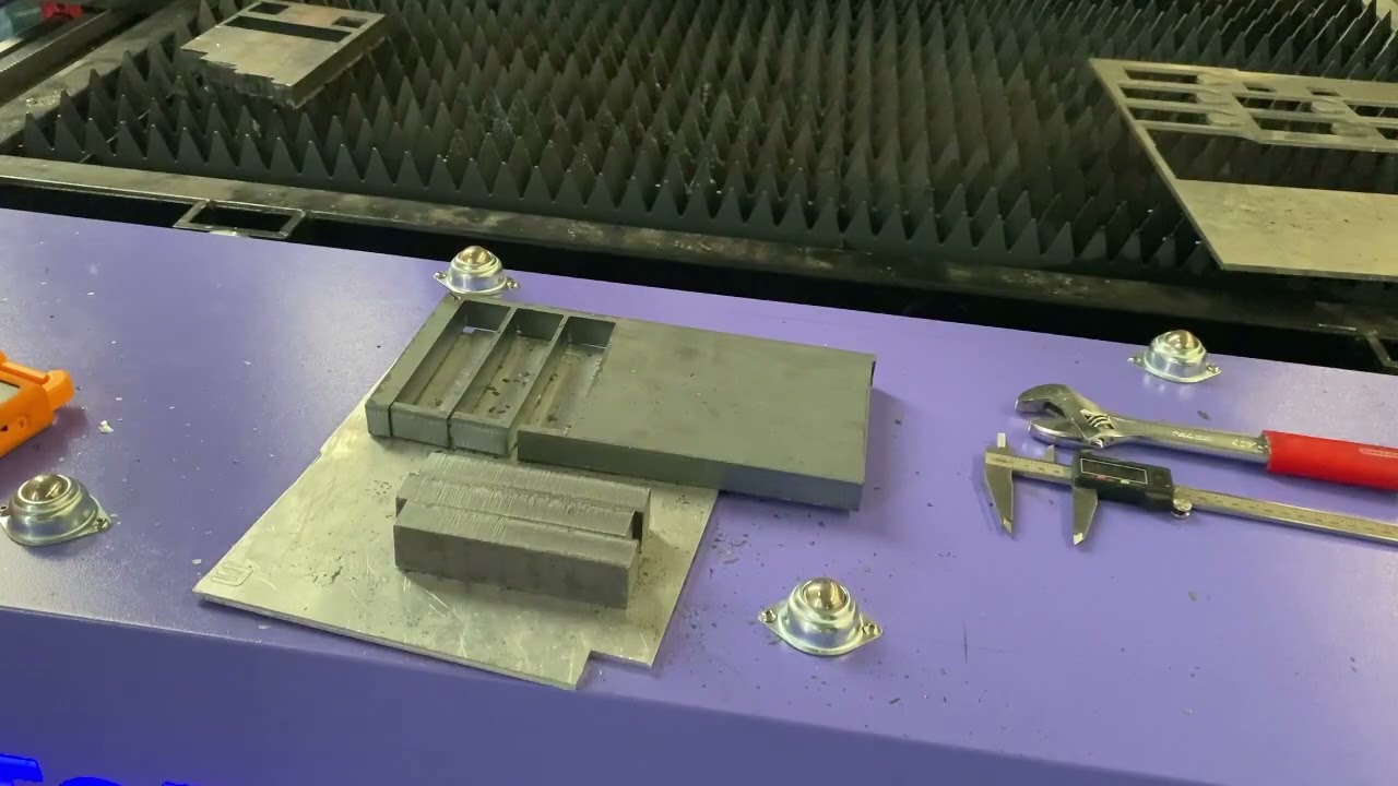 【AKJ1530F】6KW fiber laser cutting machine for 22mm Carbon Steel cutting