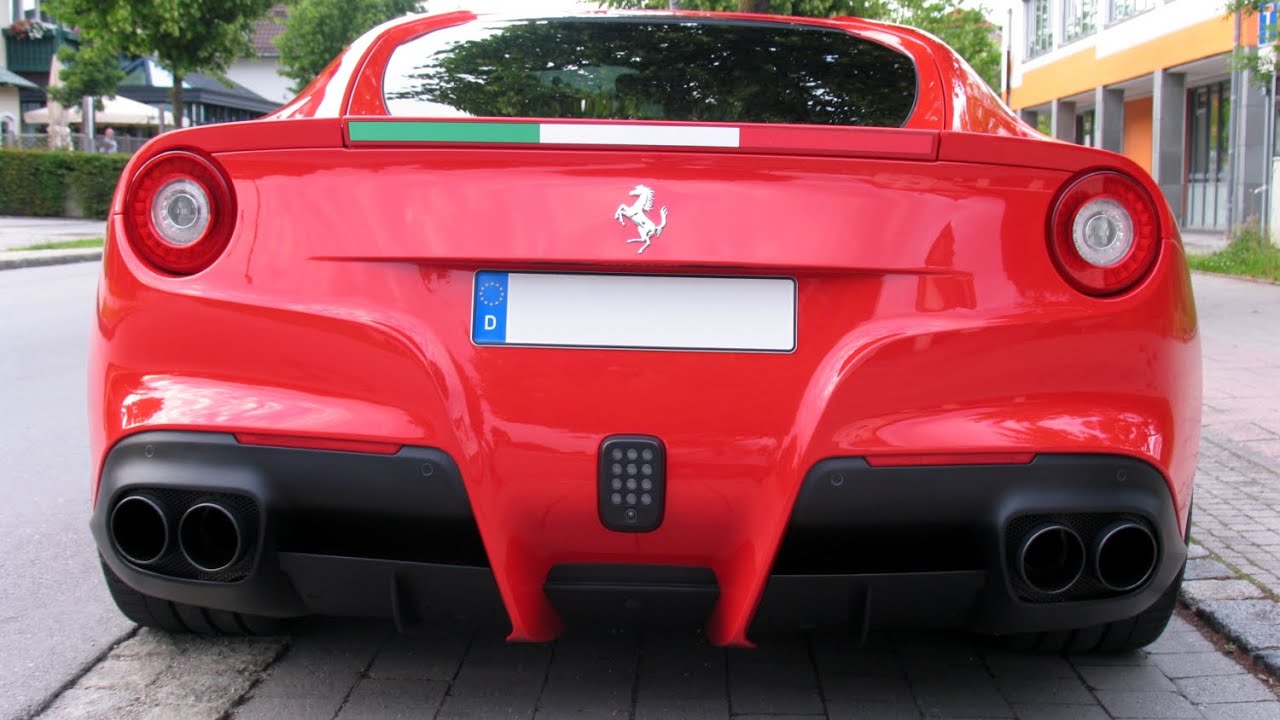 Ferrari F12 Berlinetta in Rosso Scuderia