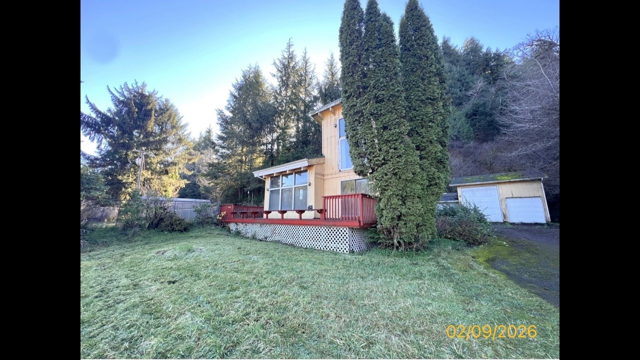 321 JD Ln Reedsport exterior 