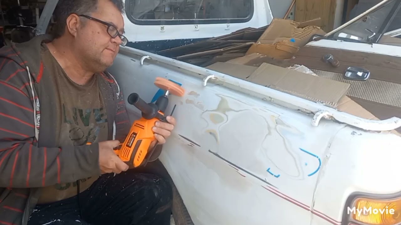 Nissan 1400 sticker removal