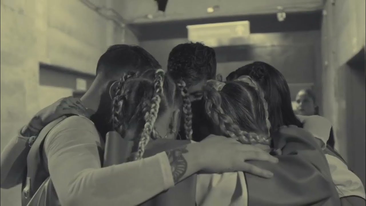 Cris MJ - Sigo Aca [Video Music Offcial] (Spanish Version)