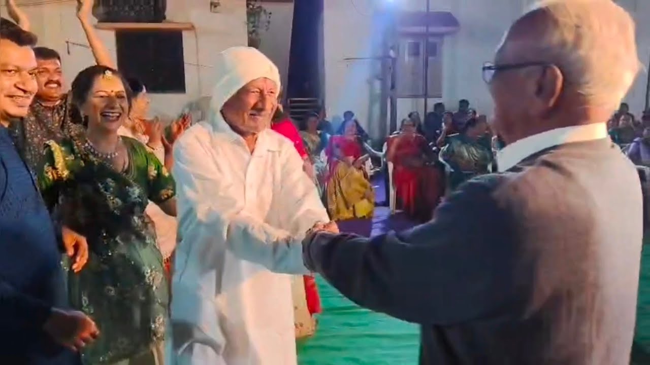 નિશ્રા માલાની મસ્તી અને રાસ ગરબા ના ફોટા