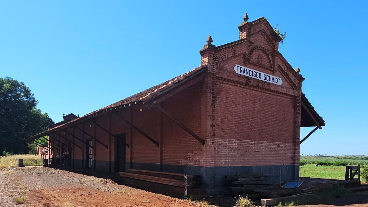 Antiga Estação Ferroviária de Francisco Shimidt em Pontal SP
