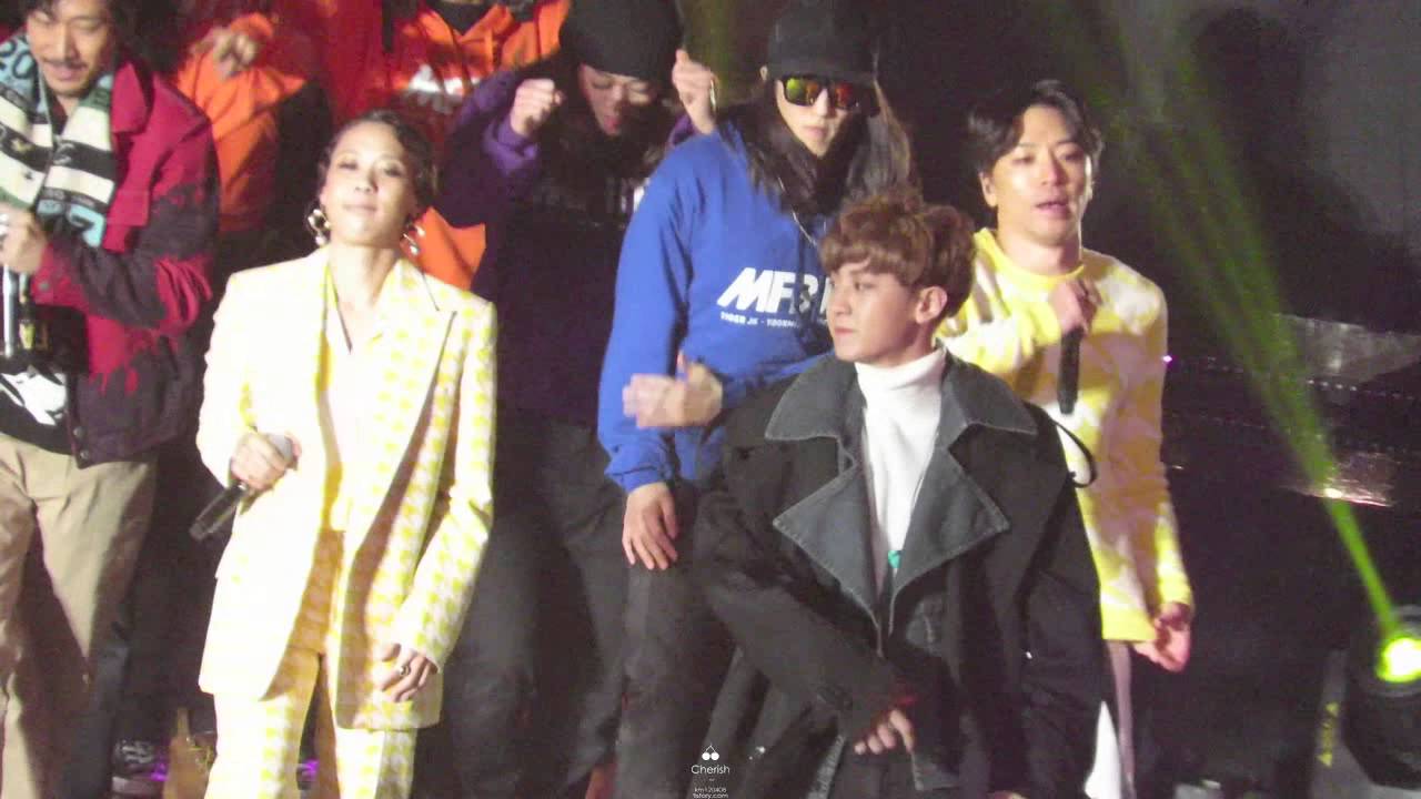 160114 서울가요대상 윤미래 무대 보는 엑소, 방뛰기방방 찬열, 찬열 무대 보면서 스탠딩 뛰는 엑소