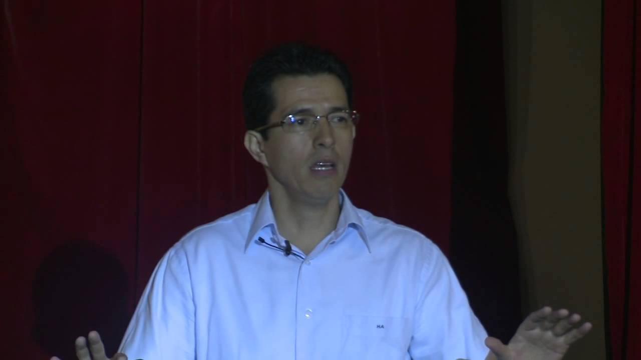 Bueno vs sobresaliente: Hector Aguilar at TEDxPuntaPaitilla