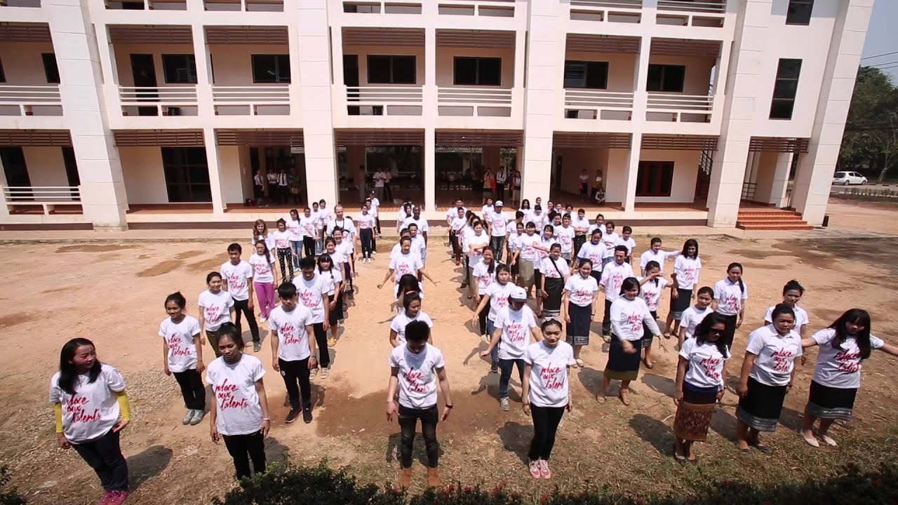 Flashmob Papaoutai AUF Laos 2014