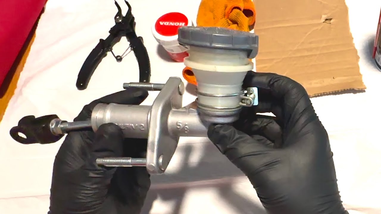 S2000 Clutch Master Cylinder (CMC) Clean + Rebuild Tutorial