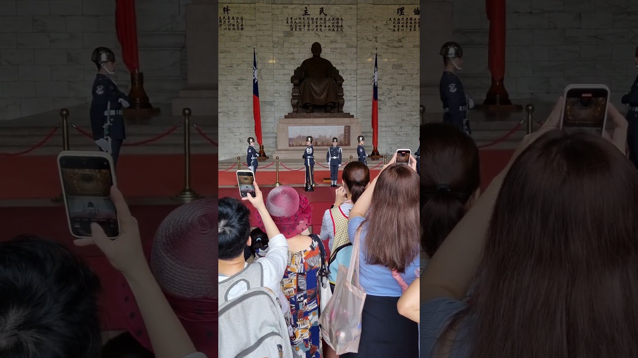Cambio de guardia en Chiang Kai-shek Memorial Hall, Taipei, Taiwan