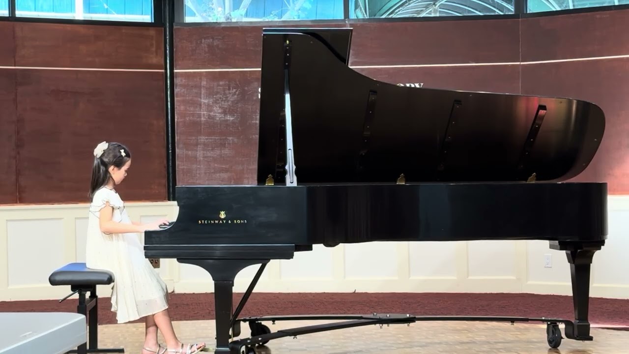 Sky Lee-Lord (9) plays Gnomenreigen by F. Liszt