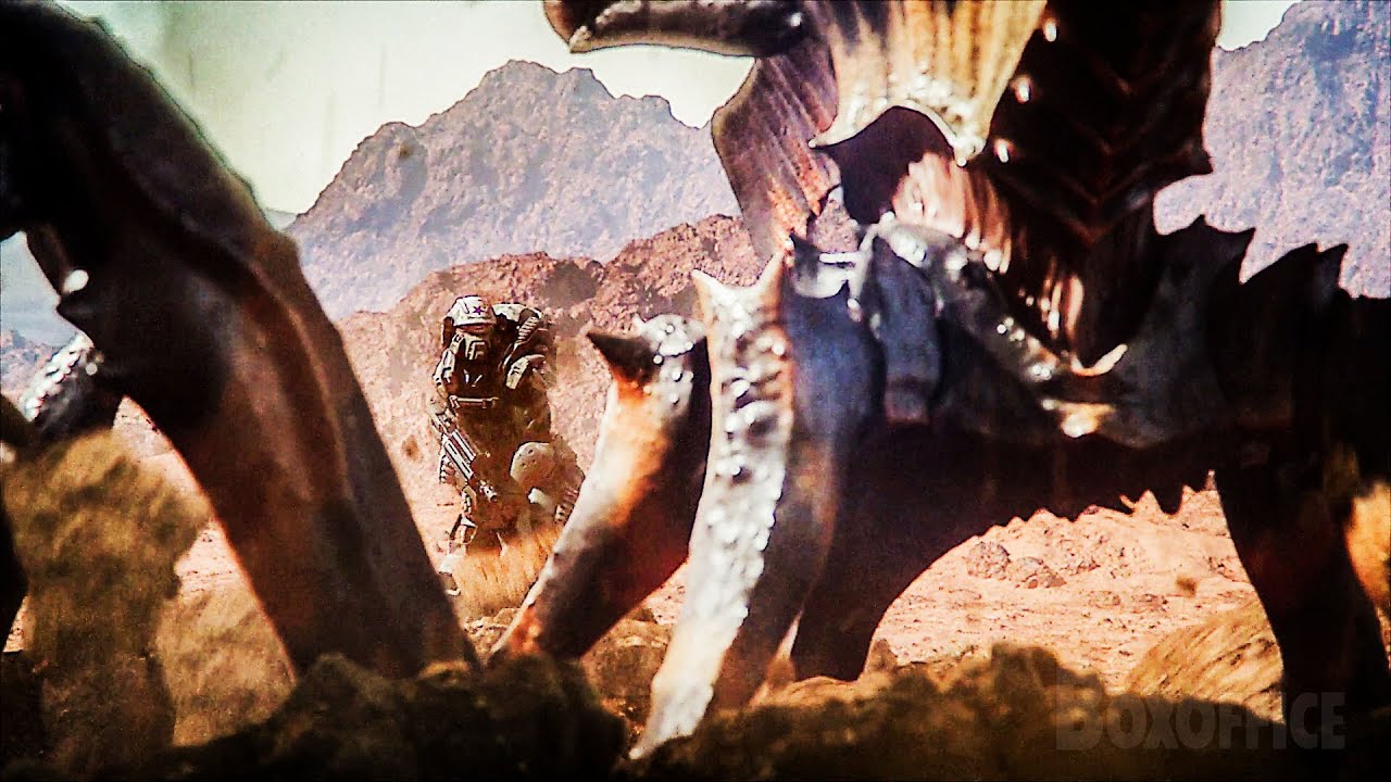 Enjambre de insectos durante la evacuación | Starship Troopers - Traidor de Marte | Clip en Español