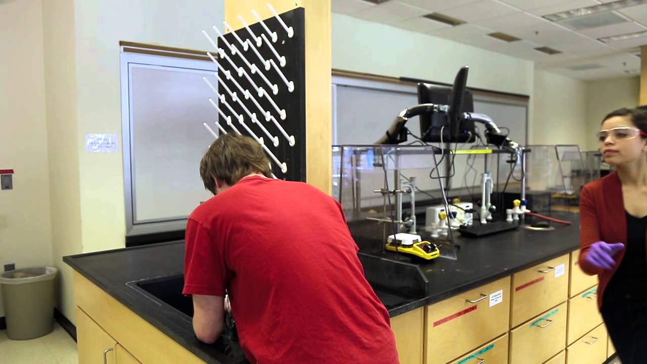 How to Use the Eye Wash & Shower in the Organic Labs