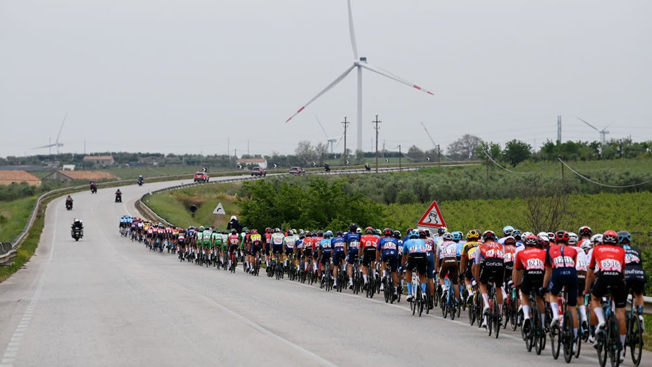 LIVE: Giro d&rsquo;Italia 2025 Stage 1 &ndash; Historic Start in Albania as Riders Tackle Durr&euml;s to Tirana
